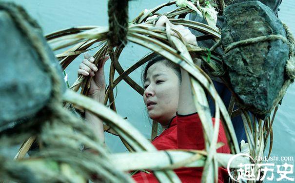 残酷女高生性私刑(女子手术台上的活体实验)